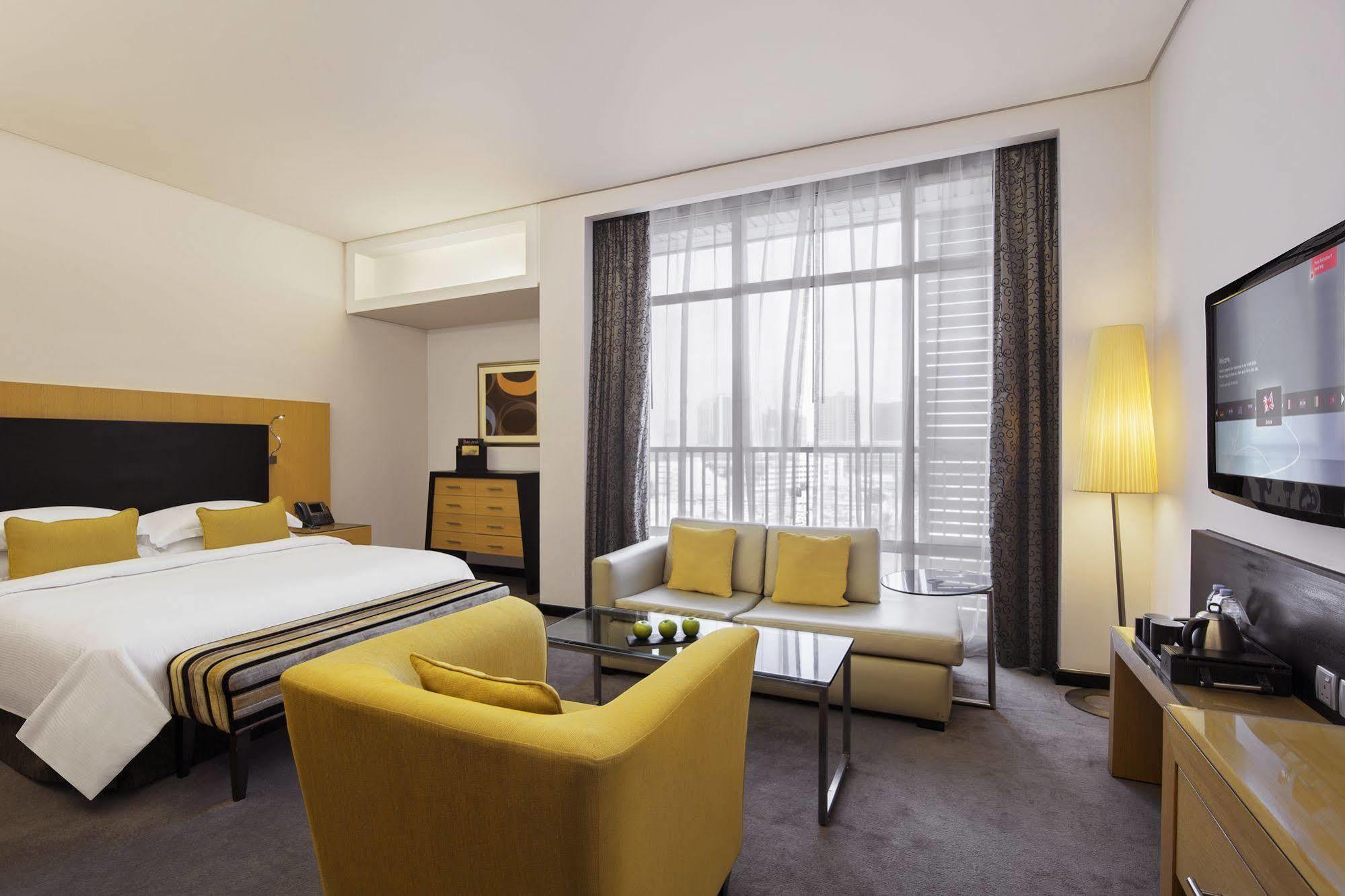 Hala Arjaan By Rotana, Deluxe Hotel Apartments Abu Dhabi Exteriör bild